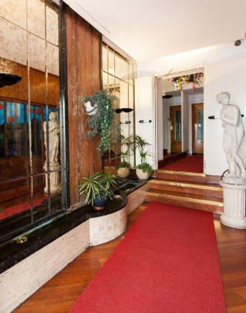 Hotel Madrid Roma Esterno foto