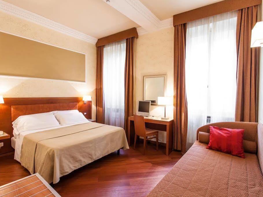Hotel Madrid Roma Esterno foto